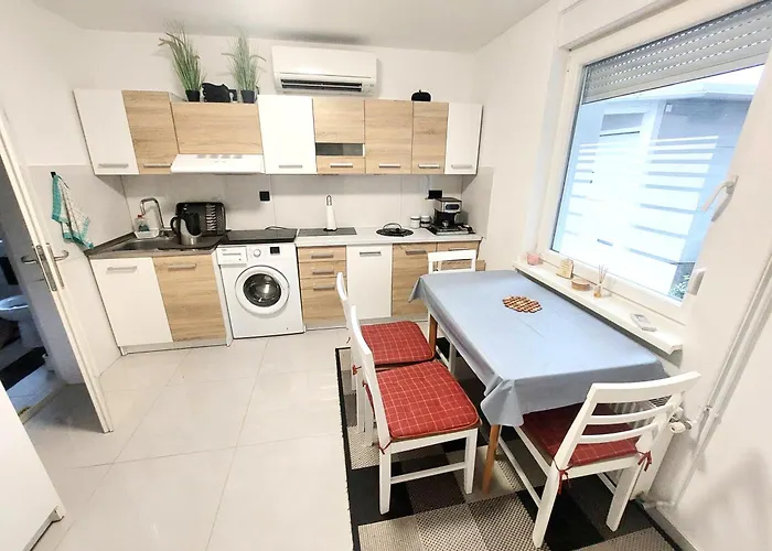Jo-Ma Apartma - Safe Parking
