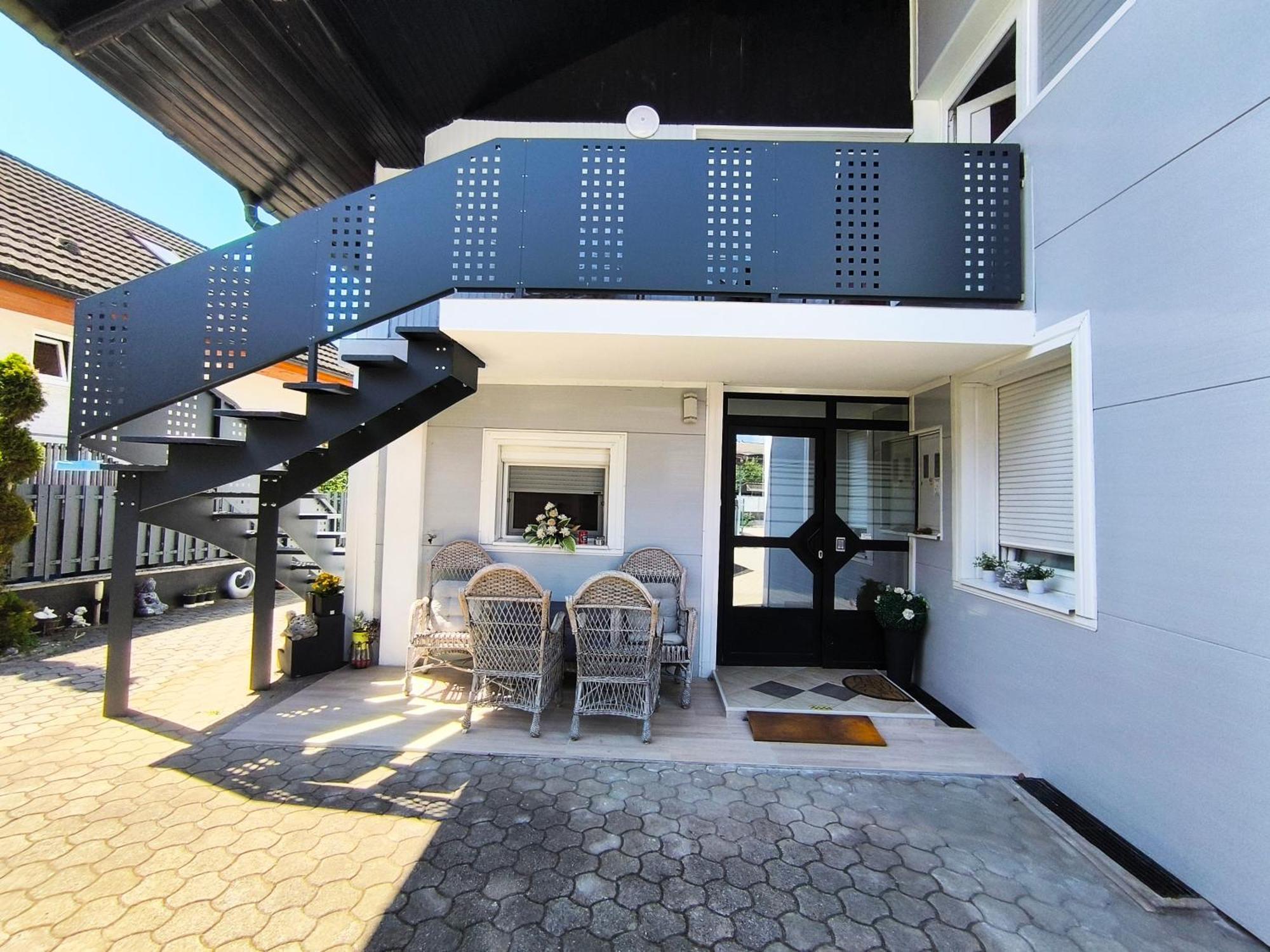 Jo-ma Apartma - Safe Parking