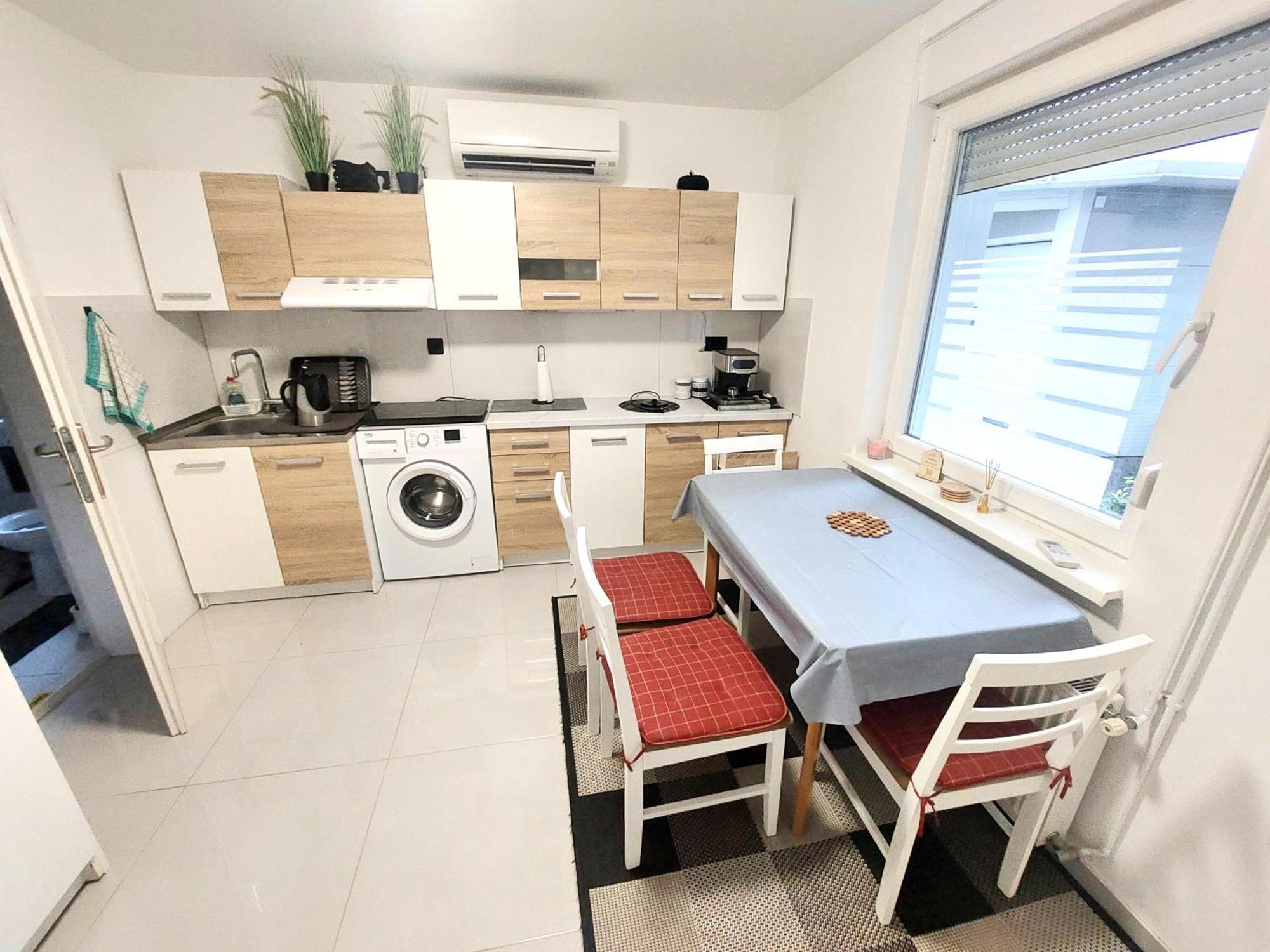 Jo-ma Apartma - Safe Parking *
